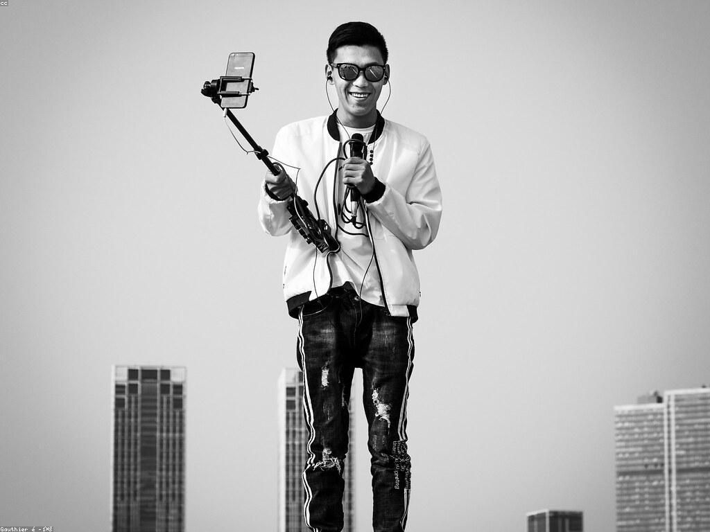 ការផ្សាយ: កម្រងការផ្សាយ និងការចែករំលែកមតិ